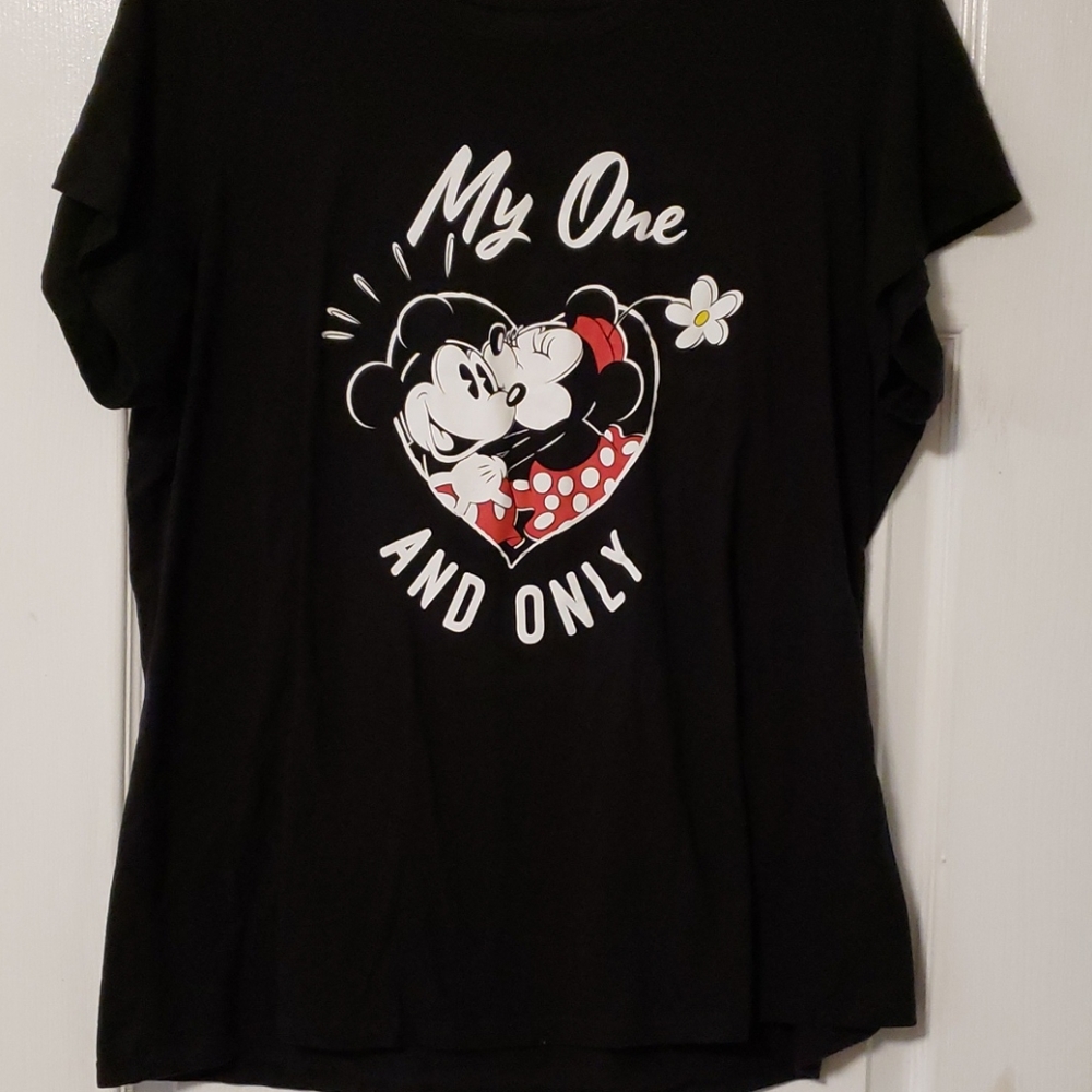 Torrid x Disney size 4 Mickey/ Minnie tee